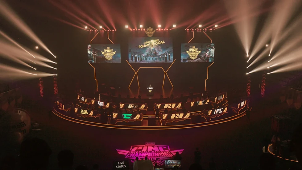 Konsep visual stage dari LZY pada event PINC 2019