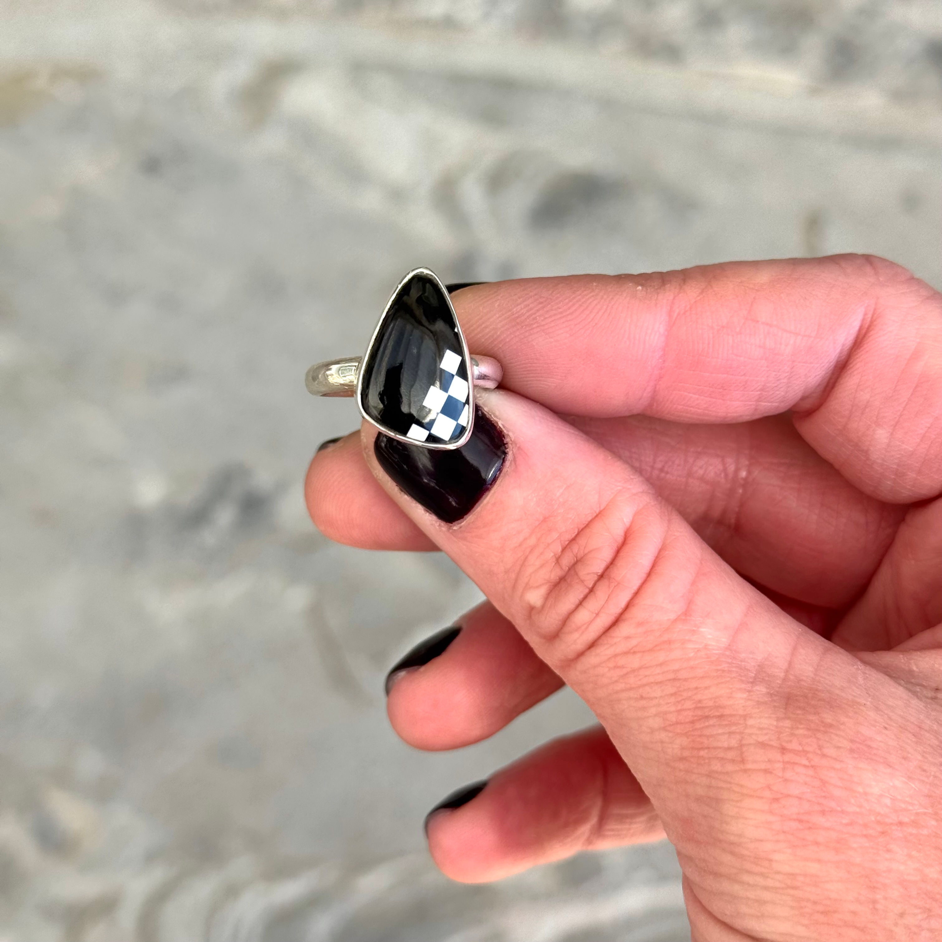 Checkerboard Offset Pattern - Size 7.5