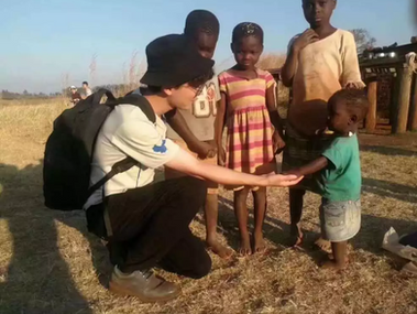 未满20岁的他去非洲开金矿?“咋不去火星建房子呢?”