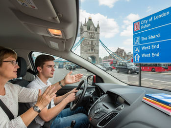 Choosing the Best Driving Instructor in Enfield for Driving Lessons in Enfield