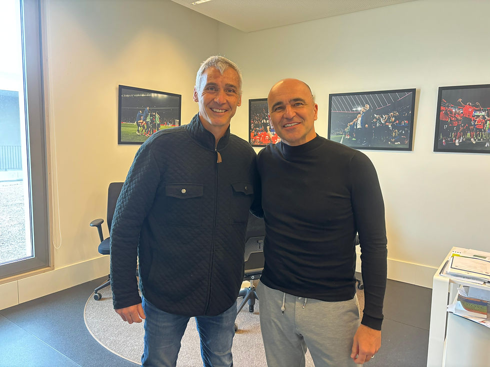 Roberto Martinez and Alex Covelo in a meeting organised by Futeballer.