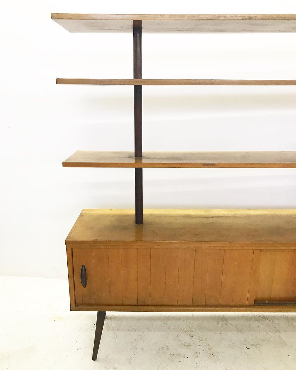 Miniatura: Estante Cimo em Pau-marfim e imbuia