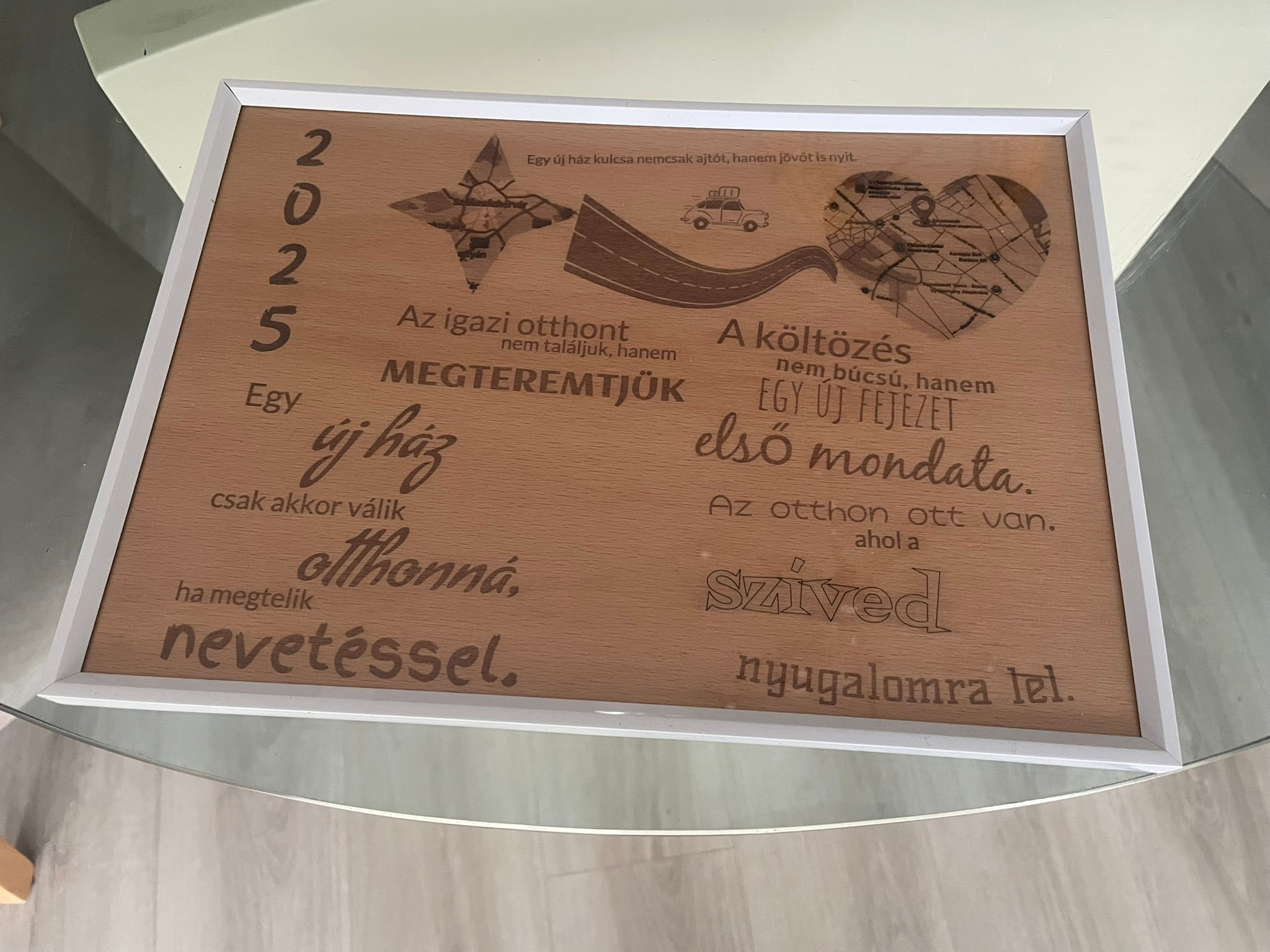 Gravírozott fa emléklap képkeretben