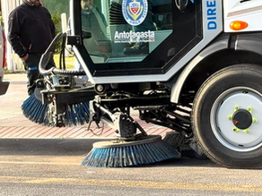 🧹🚜 ¡Atención! Antofagasta Contará Con Más Máquinas Barredoras Para Reforzar La Limpieza En El Sector Alto De La Ciudad