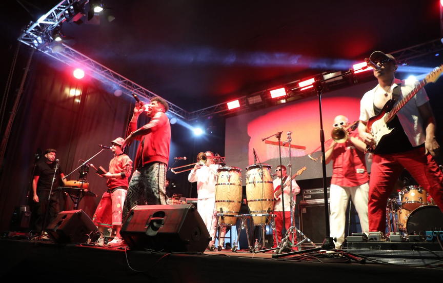 Celebración del Día de la Madre en Antofagasta con Música y Emprendimiento Local