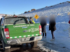 Carabineros Salvan a Familia Atrapada por Hielo en Ruta Cordillerana y Advierte Sobre Riesgos