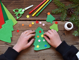 Creating Homemade Christmas Decorations with Children: Montessori-Inspired Ideas for All Ages