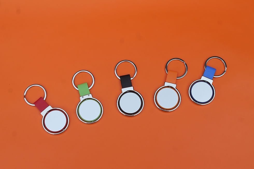 Personalised round metal spinning inside keyring any text name Christmas