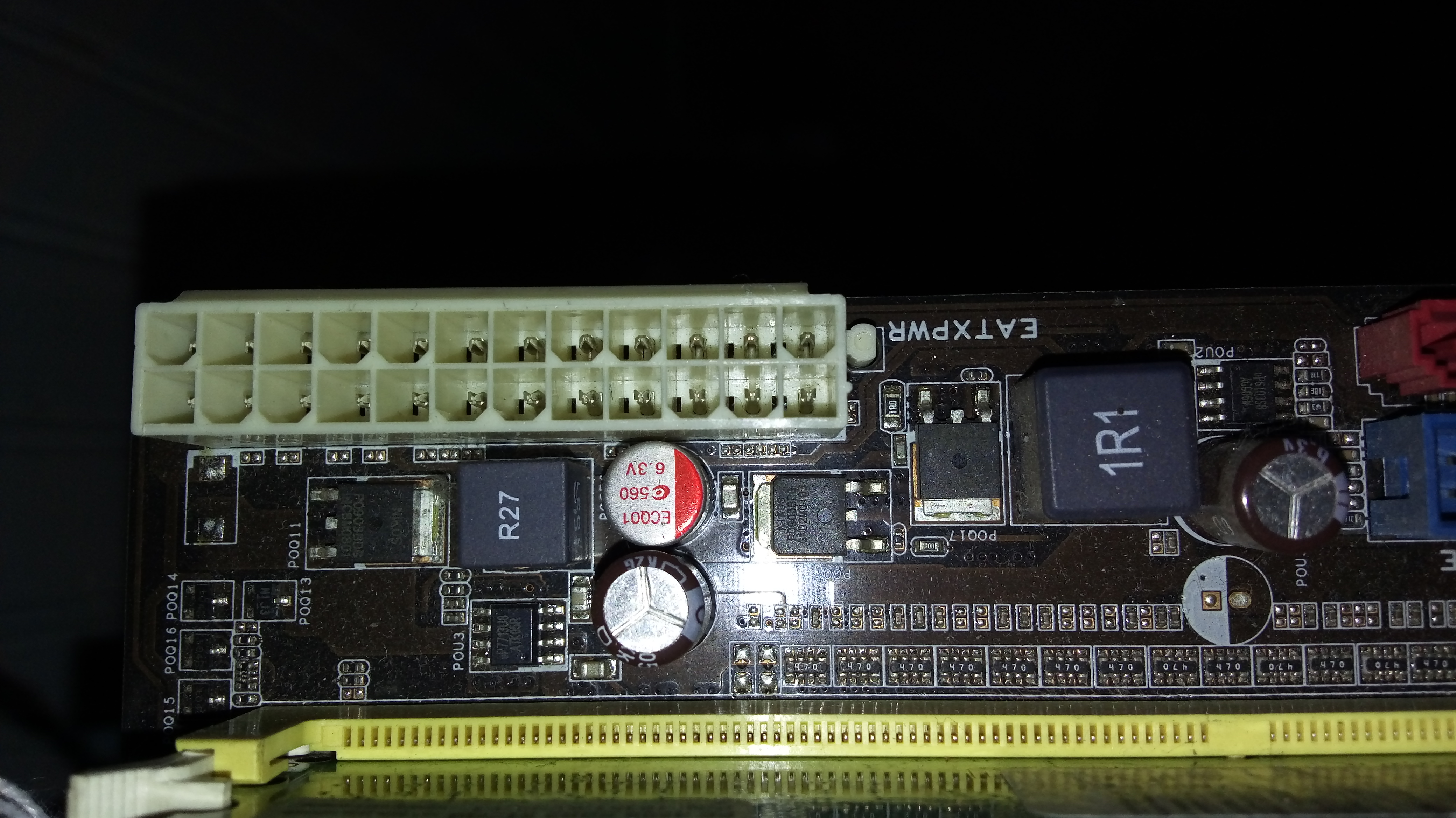 Conector ATX da Asus M2N68-AM Plus