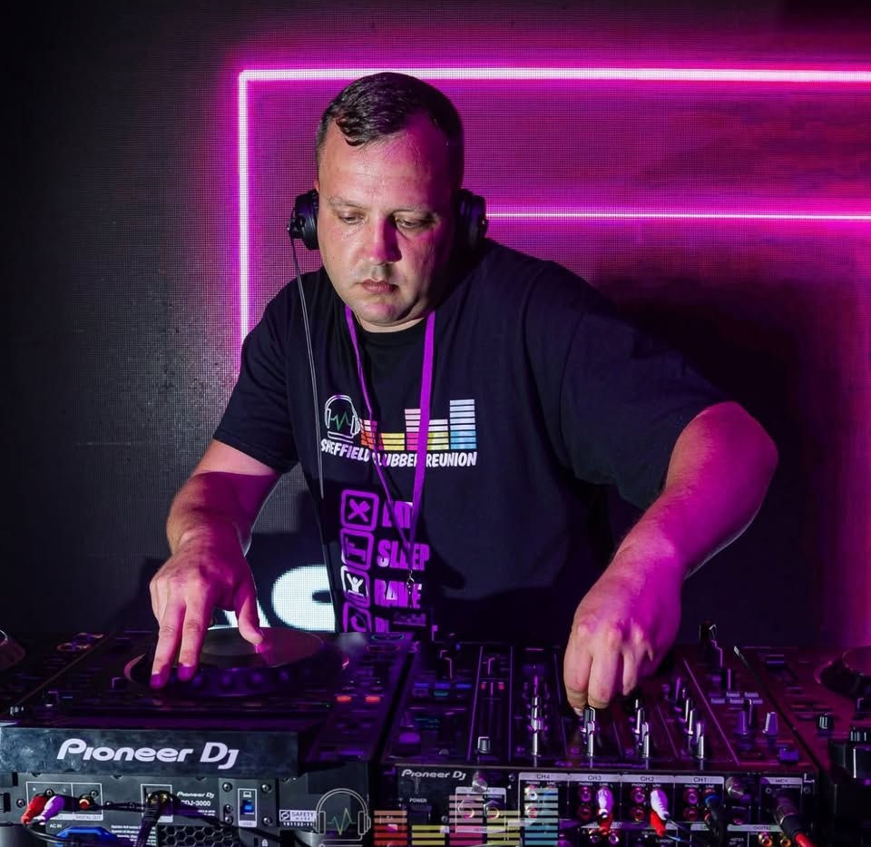 90's & 00s with DJ Ash Brimelow