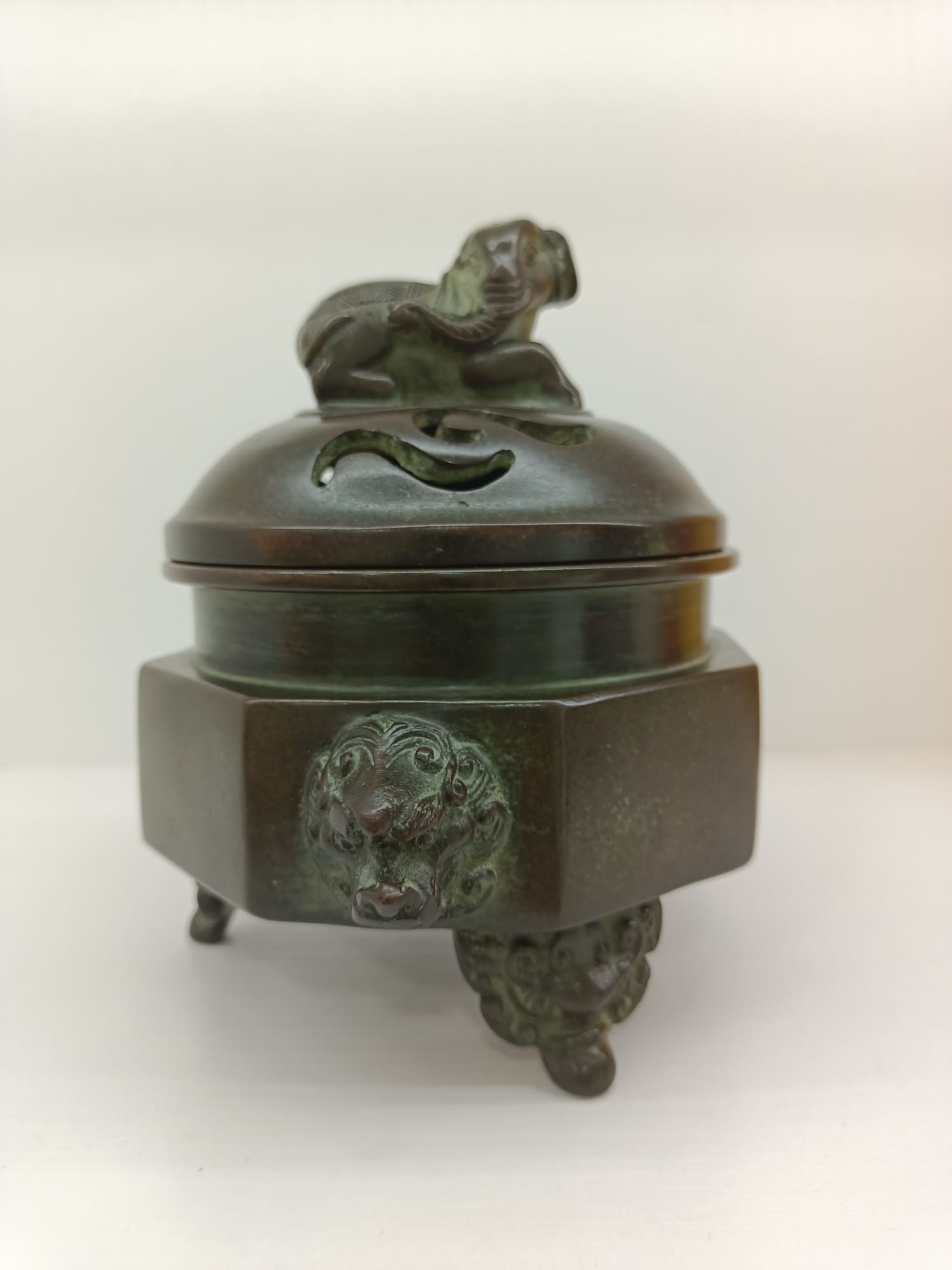 agarwood incense burner