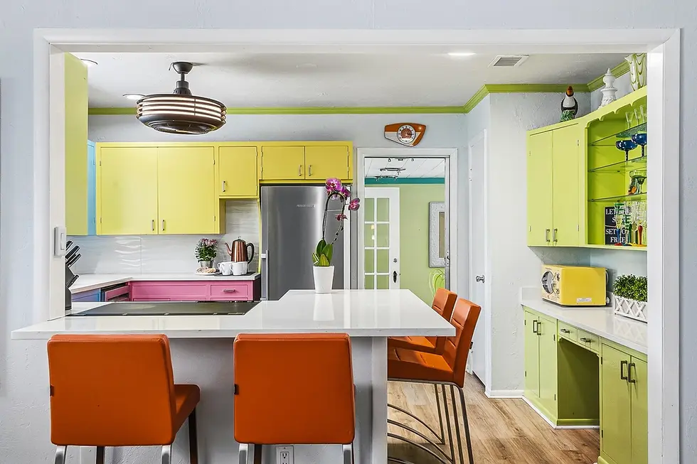 siesta-key-vacation-rental-bright-kitchen-breakfast-bar-web