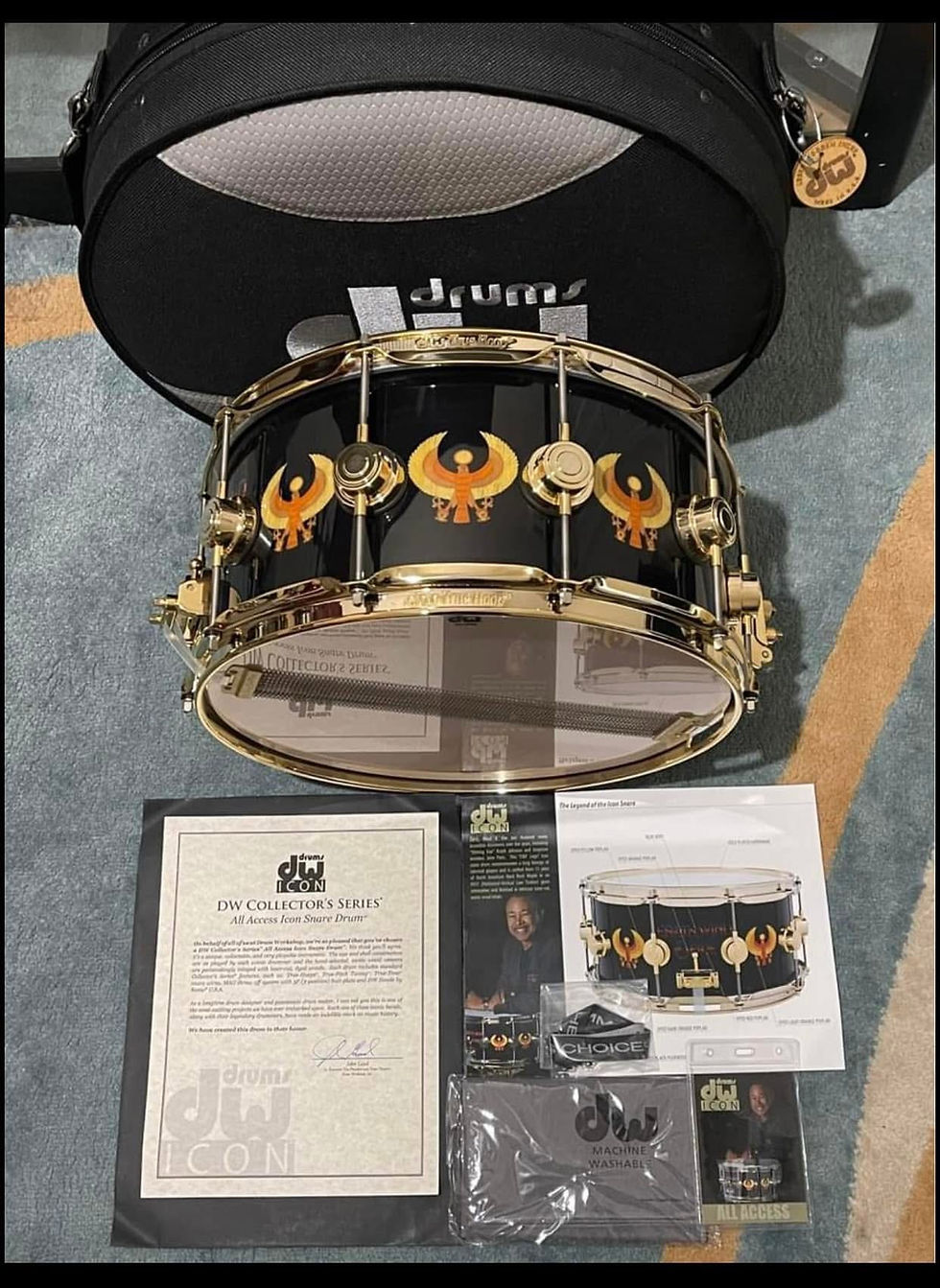 DW Drums Collectors Iconic Earth Wind & Fire Snare Drum w/carrying bag