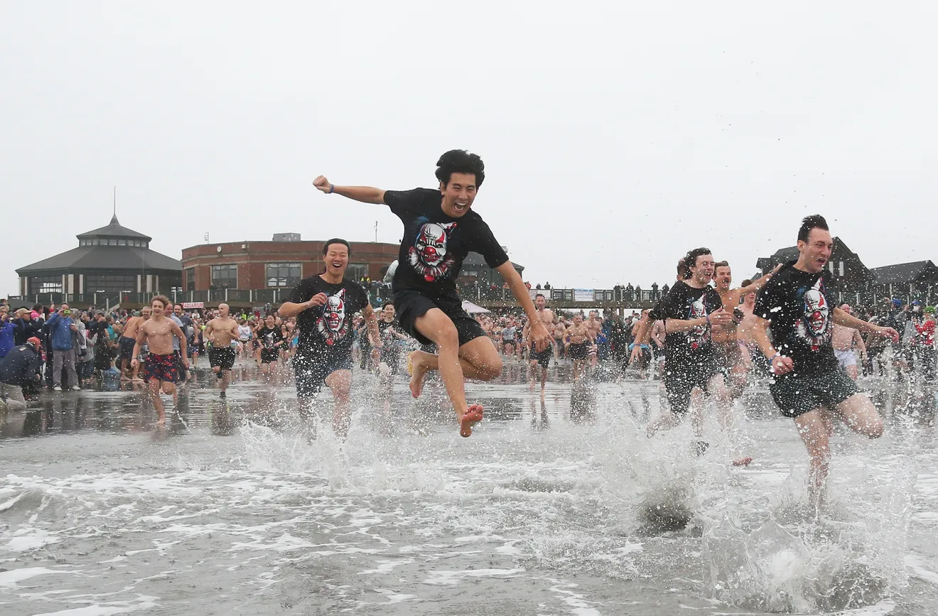 2770e826-f92e-43d3-86d7-99c53d2b9cc3-polarr_plunge_newport_11.jpg.webp