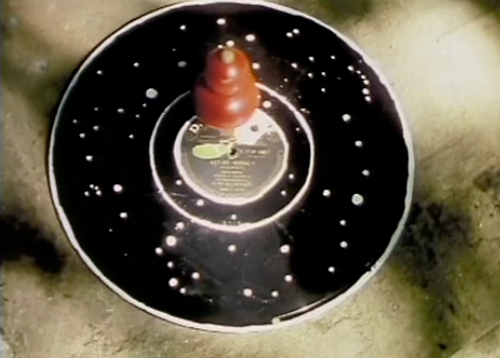 “Que caiga el dron” (2025)