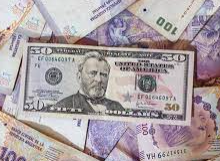 Argentina anuncia devaluación del peso y medidas emergentes