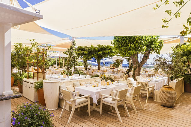 A private chauffeur in front of LouLou Ramatuelle beach club near Saint-Tropez