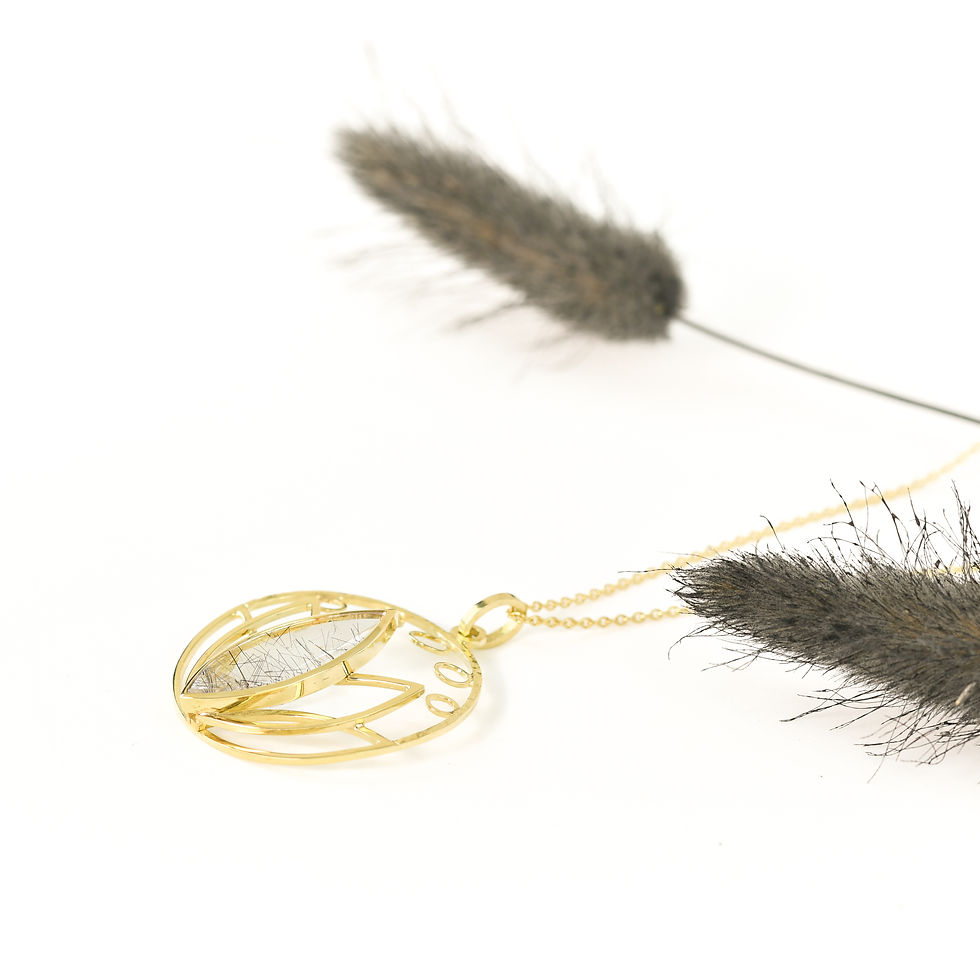 Miniaturbild: Goldkette mit Blatt-Anhänger und Stein