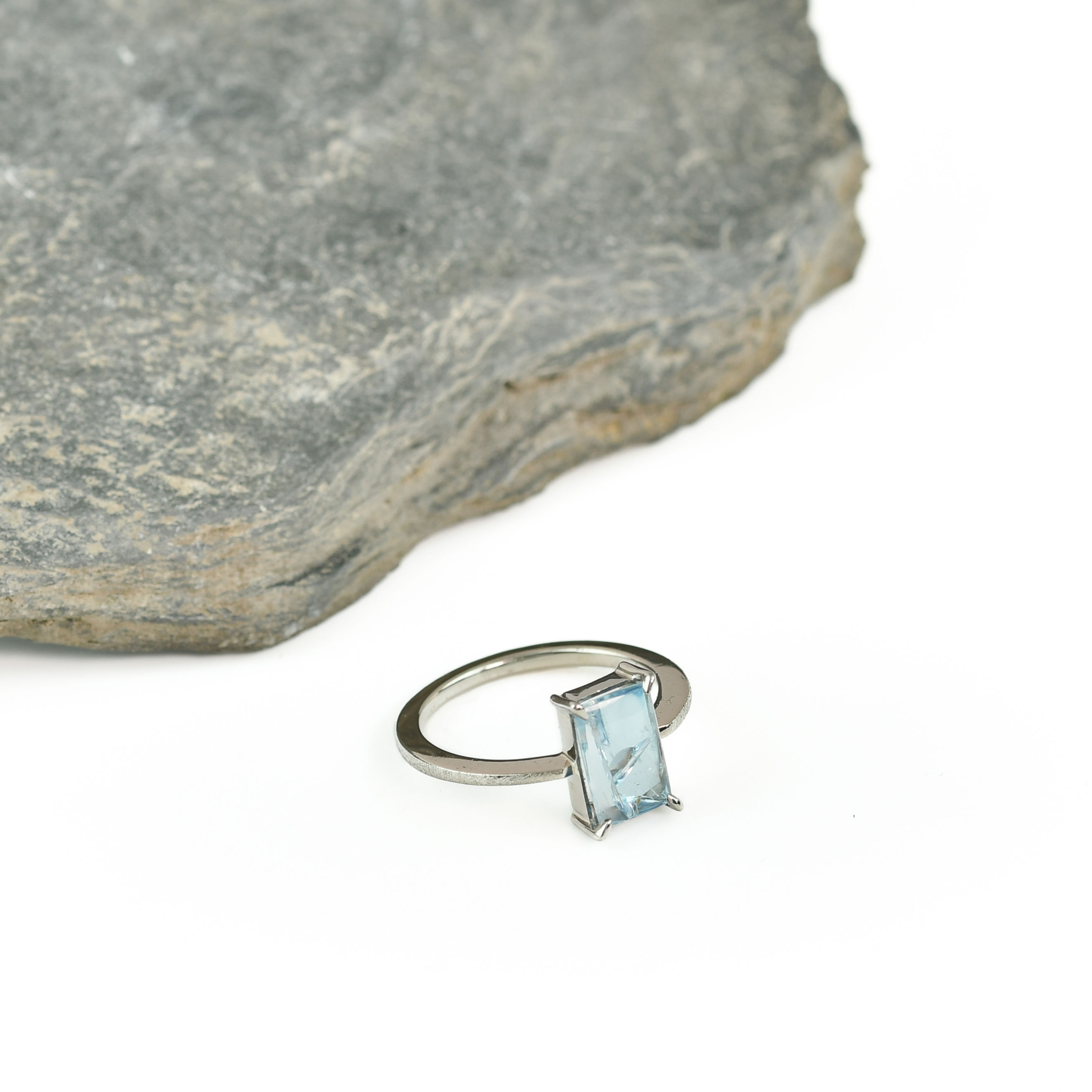 Weißgold Aquamarin Ring