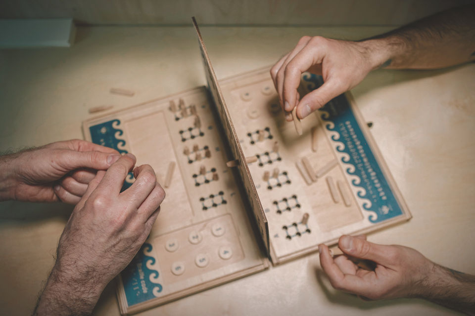 Scatola in legno: gioco per l'apprendimento del codice braille