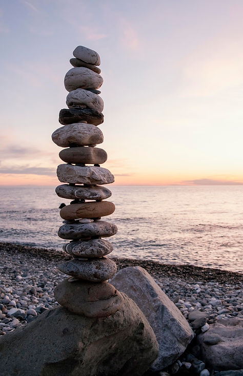 arrangement-with-pebbles-seaside.jpg