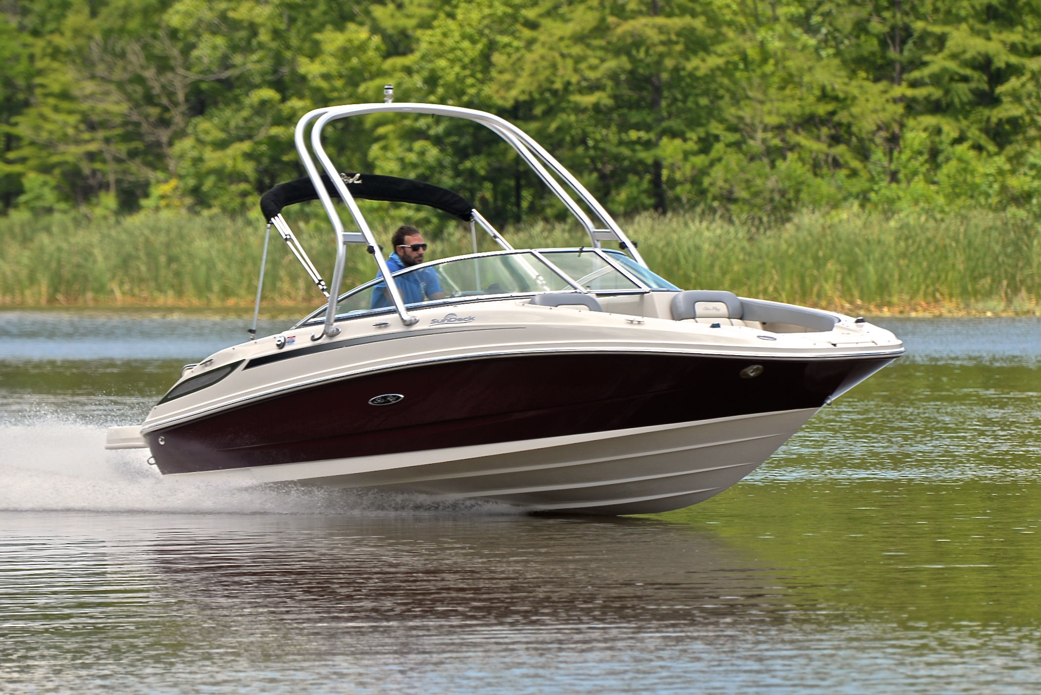 Sea Ray 210 Sundeck