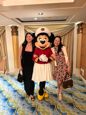women on disney magic cruise