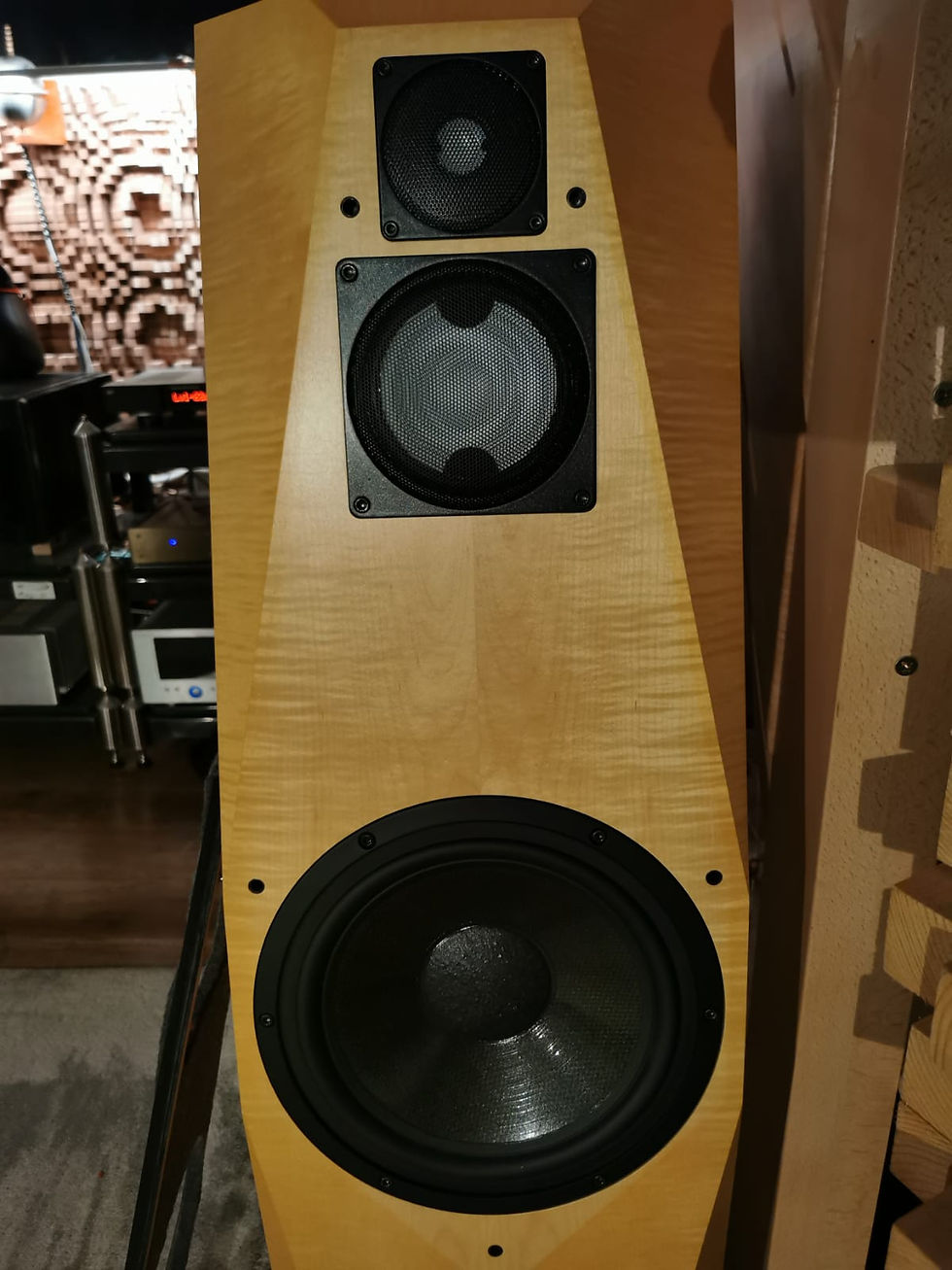 Thumbnail: Avalon Acoustics Eidolon Vision