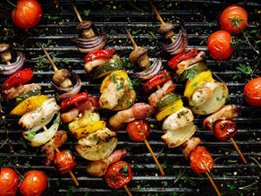Grillen mit Wildpflanzen: 5 geniale Rezepte für ein wildes Sommerfest