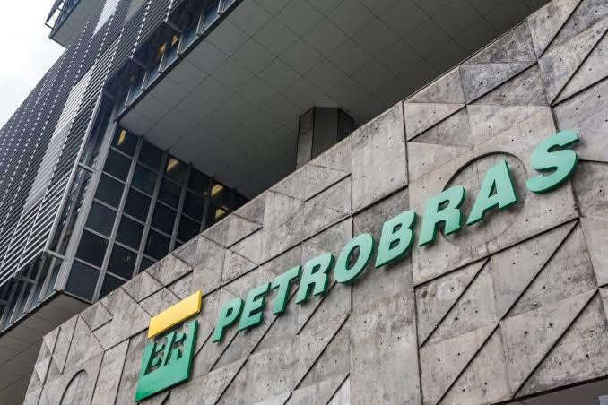 Petrobras registra prejuízo menor trimestre anterior