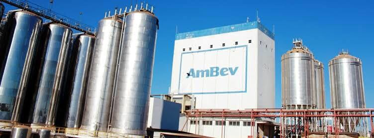Lucro líquido Ambev cai mais 50%