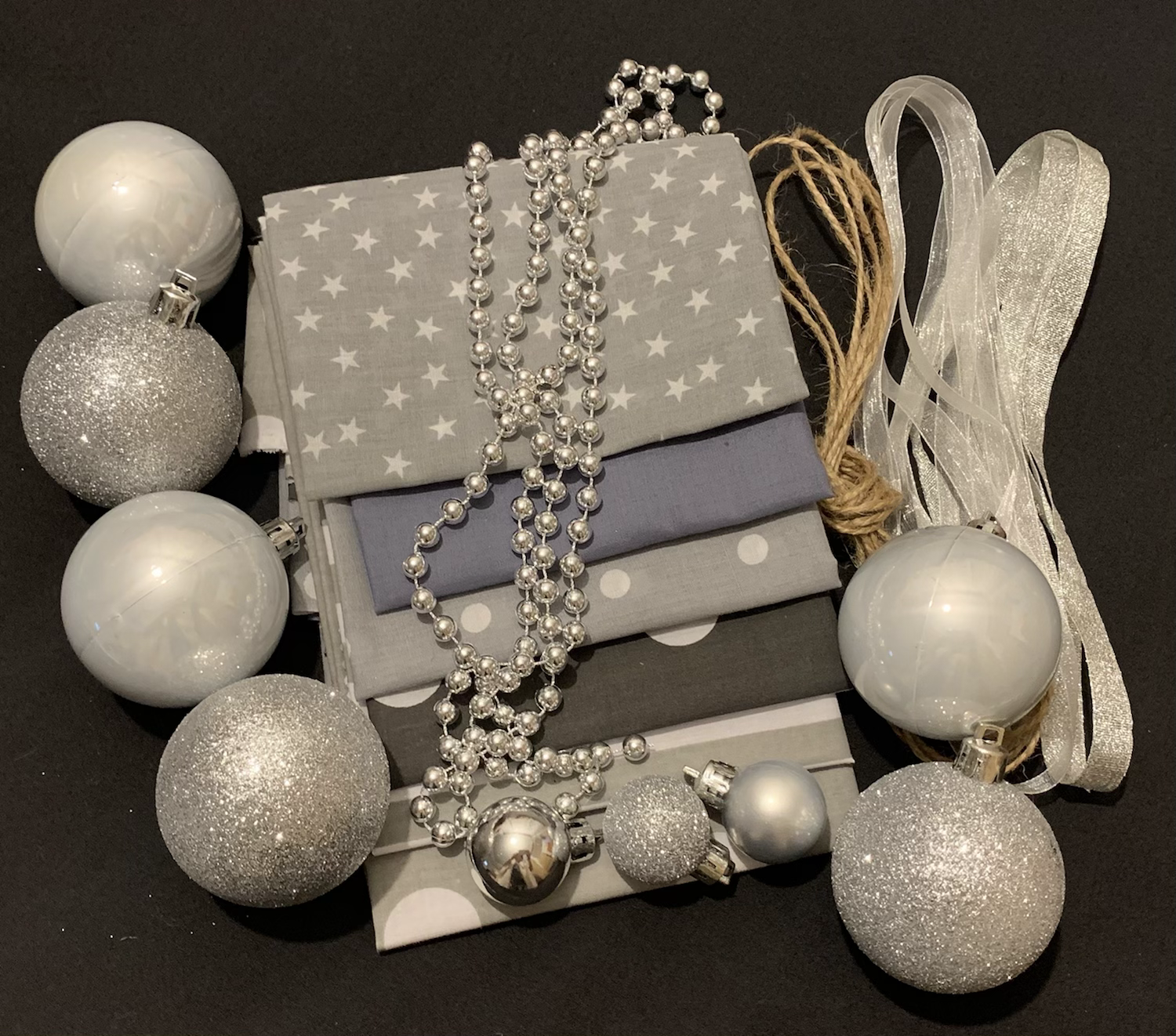 Craft kit to make a fabric Christmas garland in grey and white