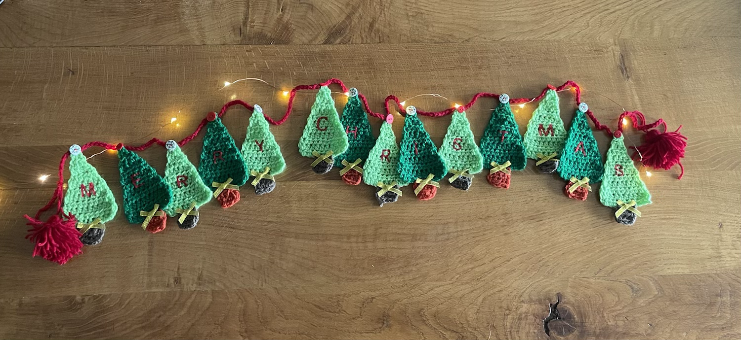 Christmas garland crochet workshop