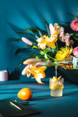 Stillife Fotografie Flowers für den Erfrischungsdrink von TI fotografiert  von den Stil life Fotografen JUNI aus Berlin und Augsburg