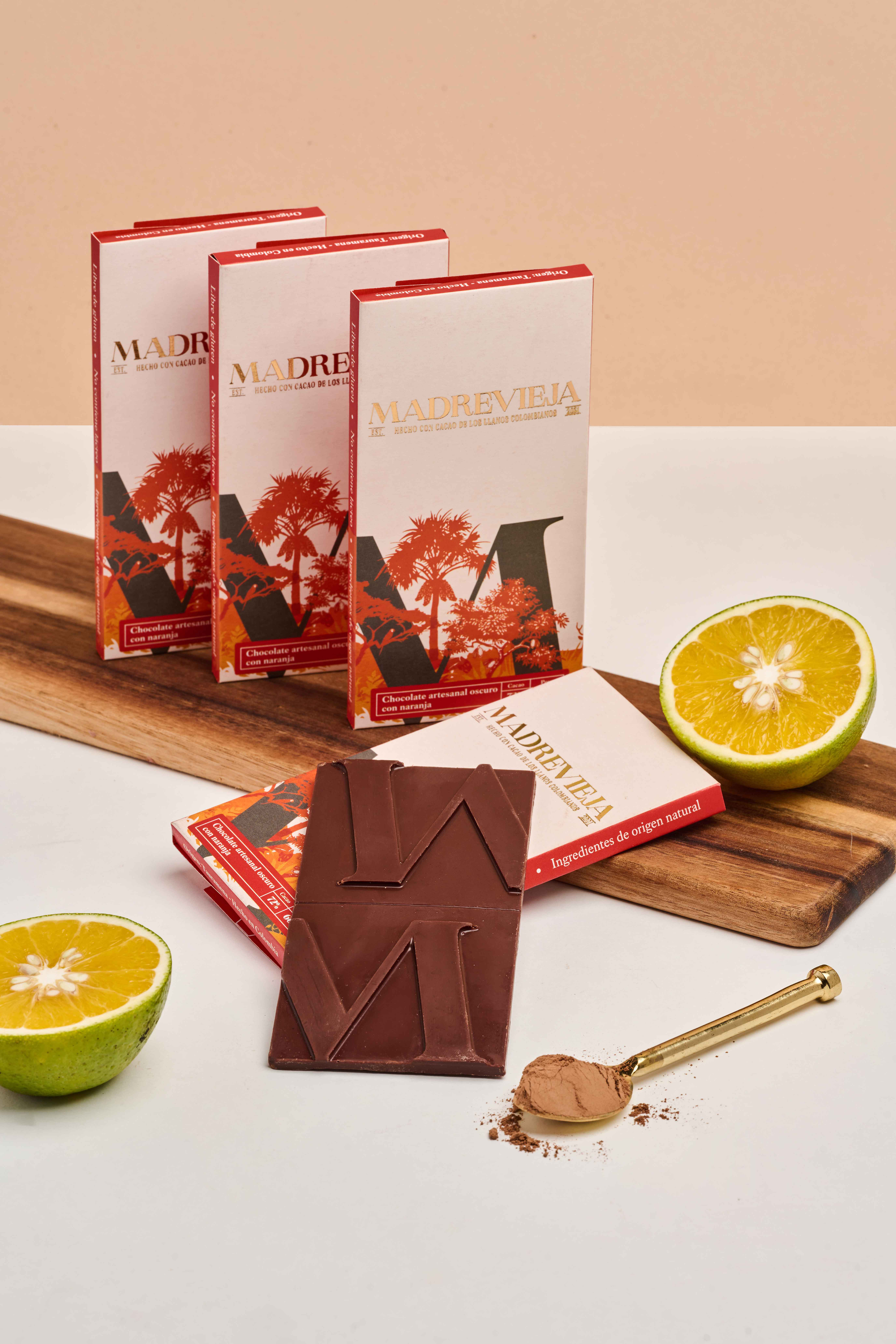 Chocolate oscuro artesanal al 72% de cacao - Mezclado con cáscara de naranja