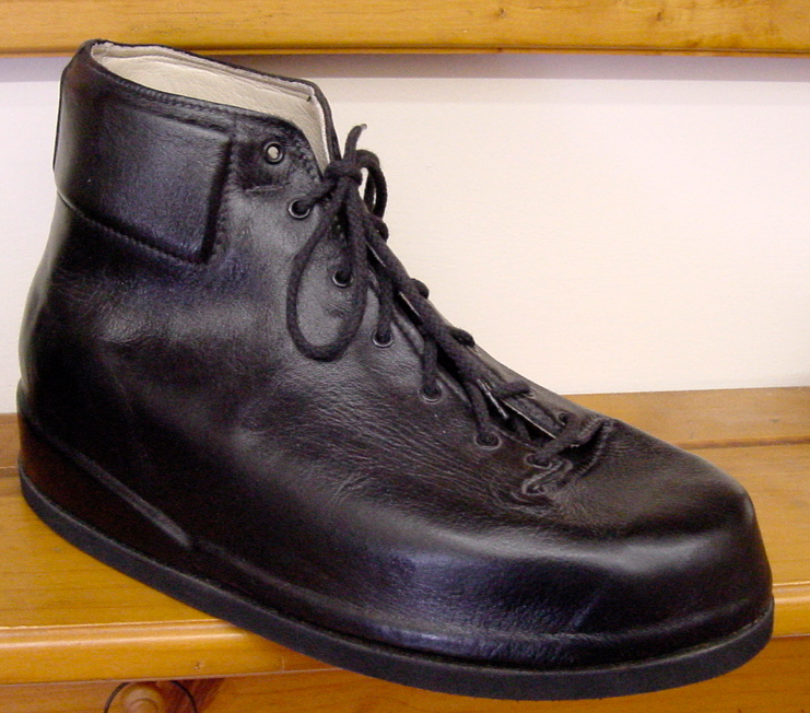 Pittsburgh's only Custom Shoemakers since 1977