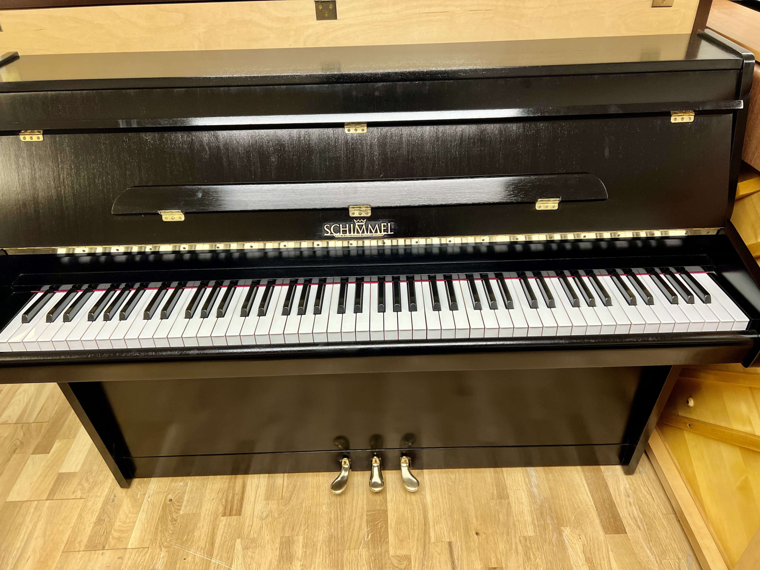 Schimmel 102 Upright Piano | Handel Pianos