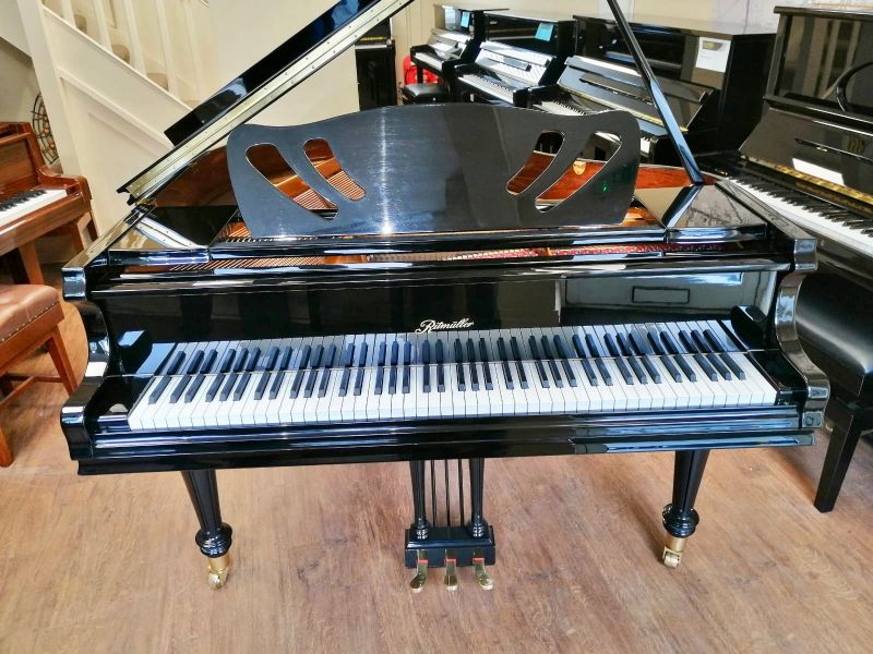 Ritmuller GP142 piano