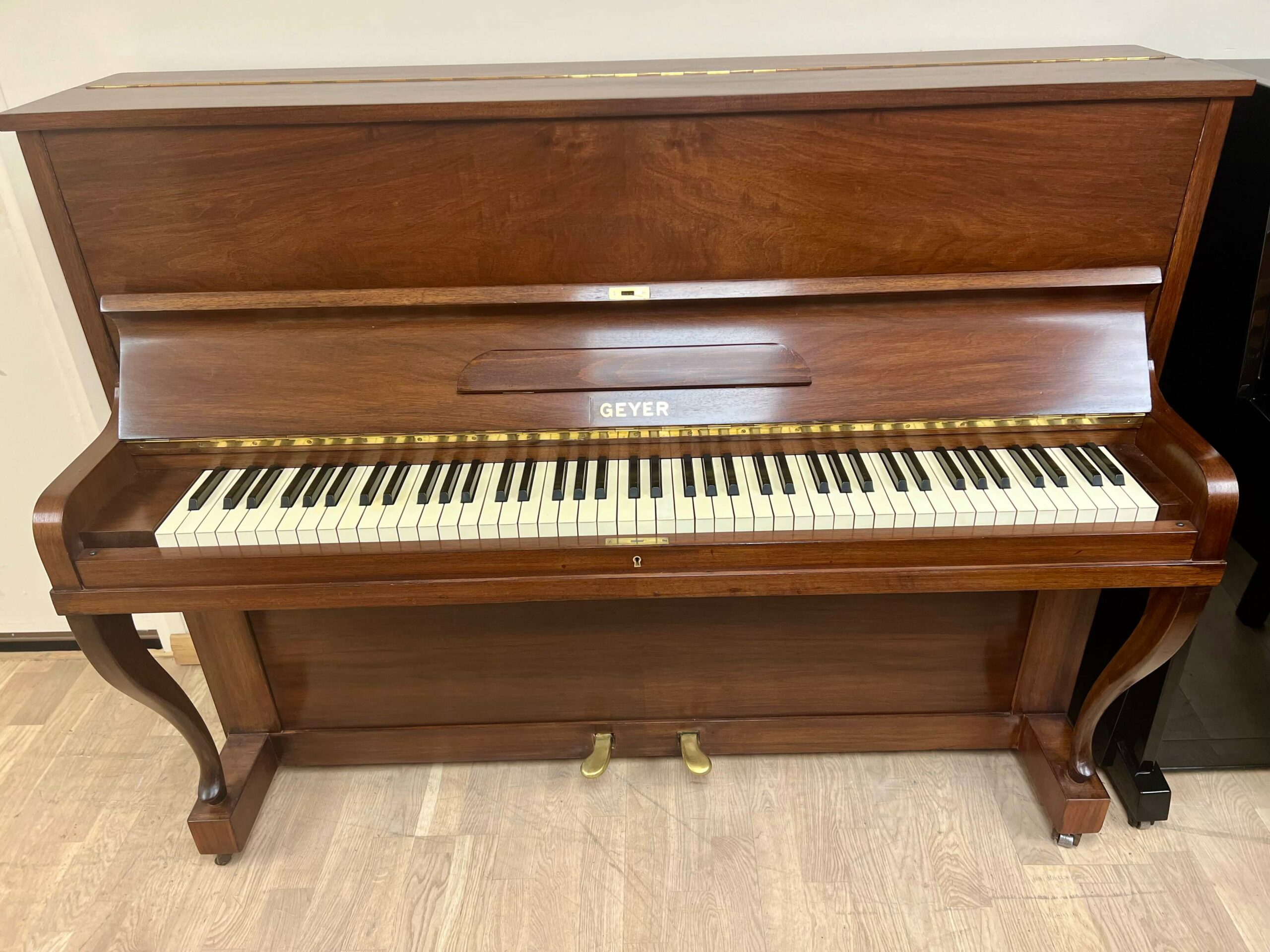 Geyer Upright Piano | Handel Pianos