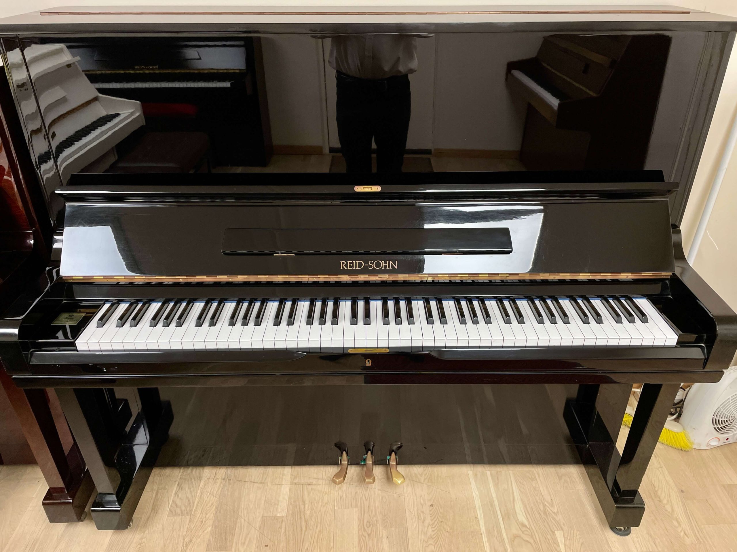 Reid-Sohn SU-131 piano
