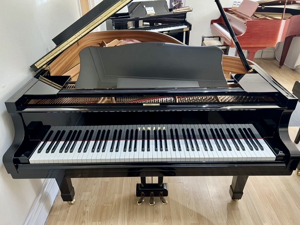 Yamaha C3 Grand Piano