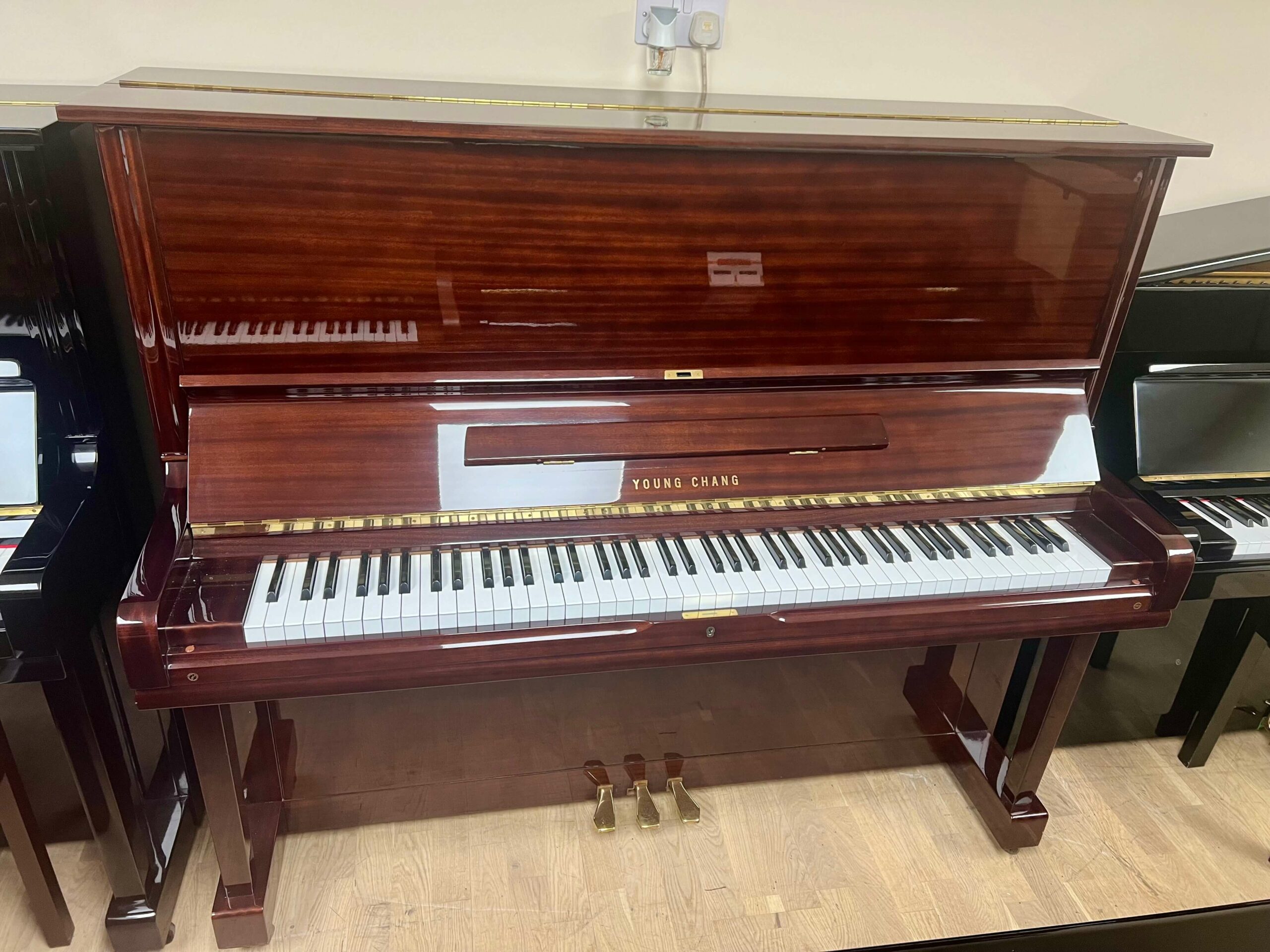Young Chang U-131 Upright Piano