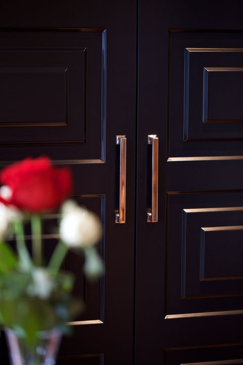 Cochrane Bespoke Bedroom & Dressing Rooms West London Cochrane Bespoke provides a comprehensive design service for private clients, developers, and hoteliers throughout the UK and abroad.