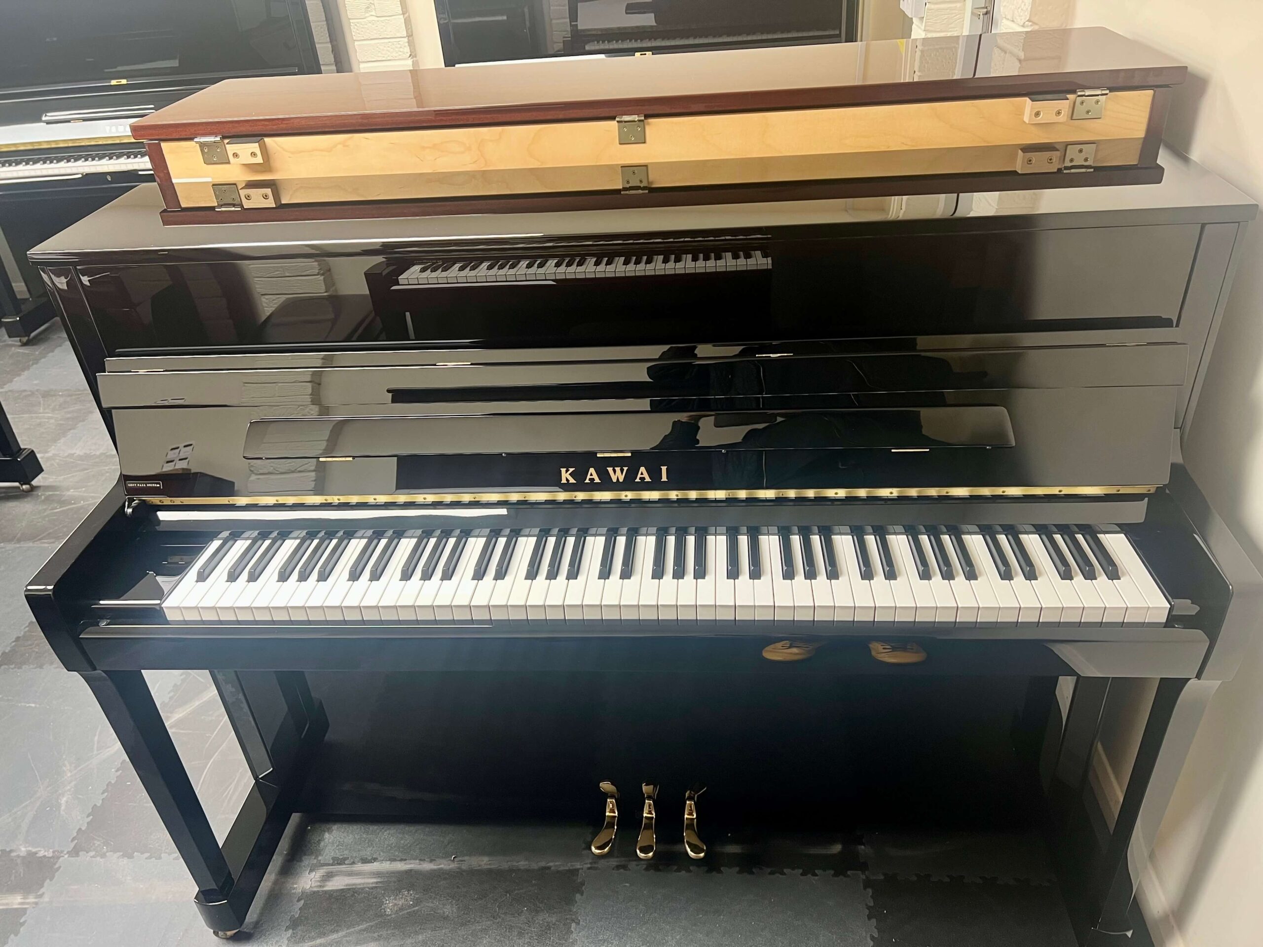 Kawai K200 Upright Piano in polished black