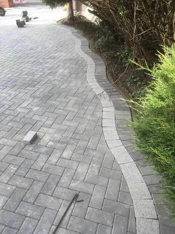 Block paving driveway installation