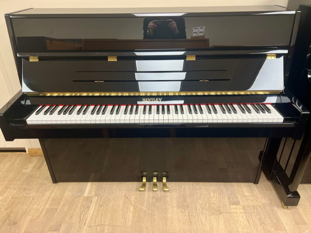 Bentley EU-112 Upright Piano