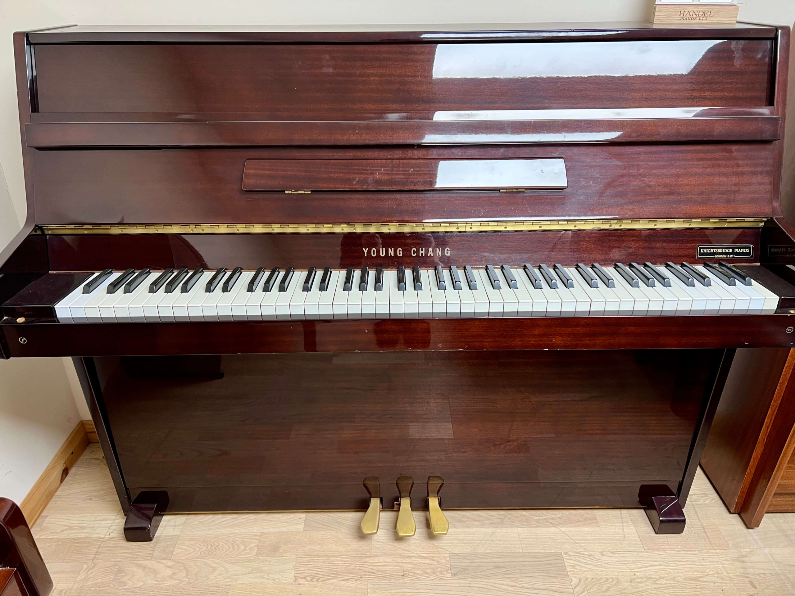Young Chang 109 Upright Acoustic Piano For Sale