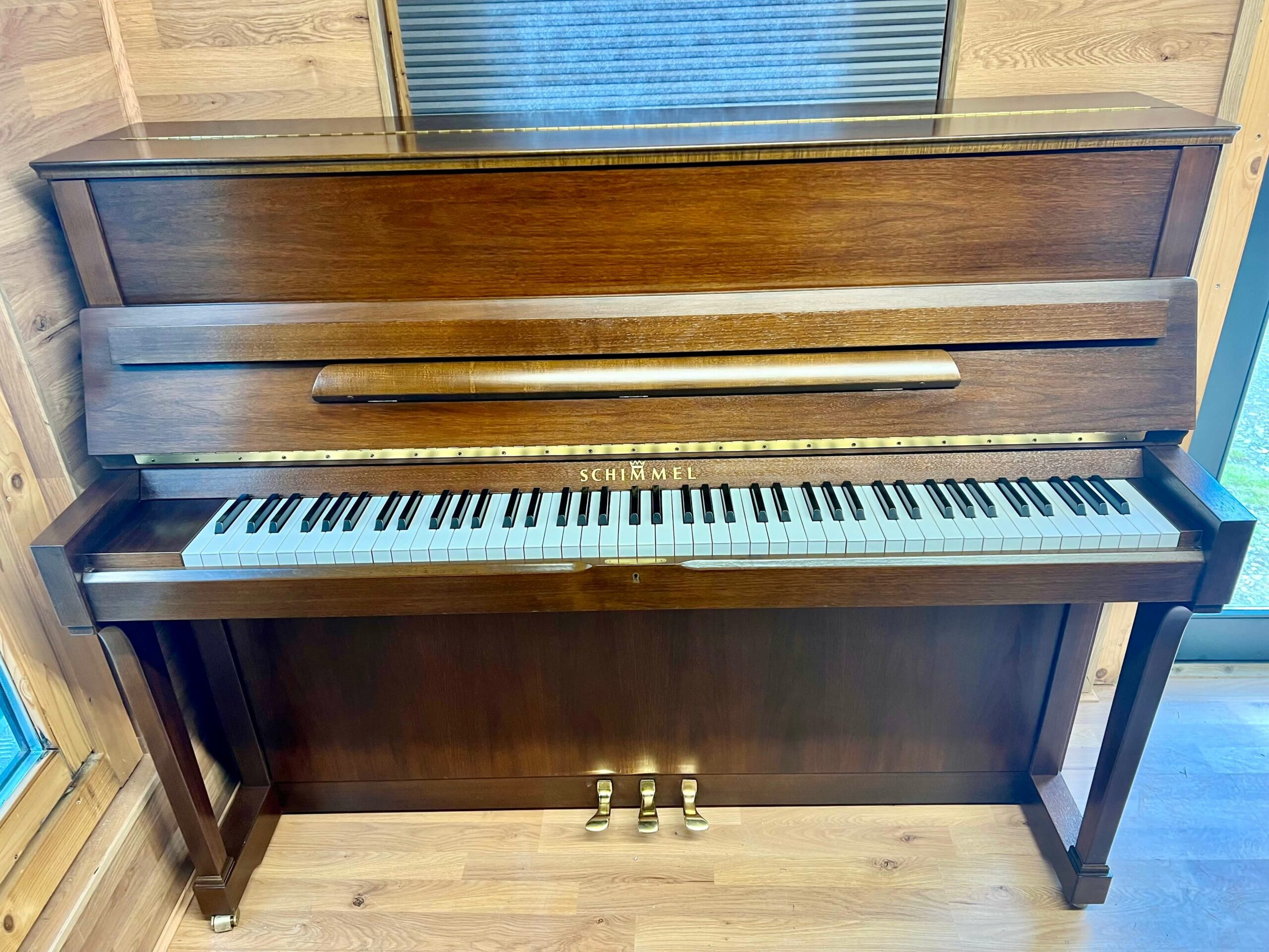 Schimmel 120 Upright Piano | Handel Pianos