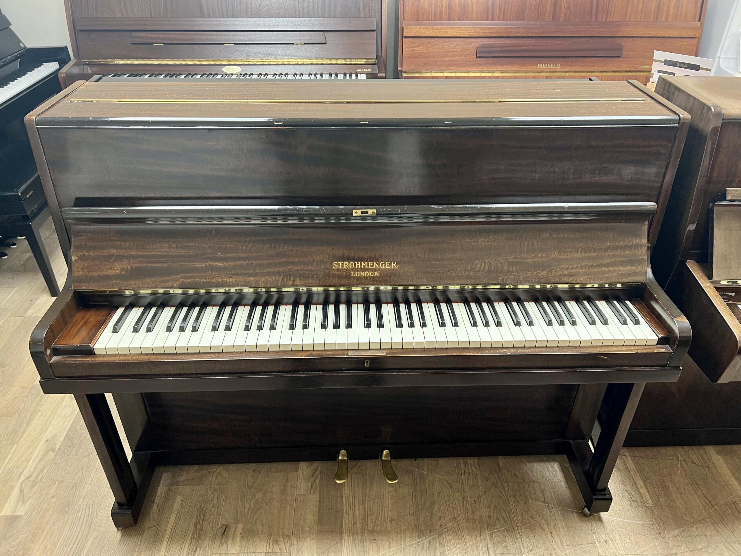 Strohmenger Upright Piano | Handel Pianos