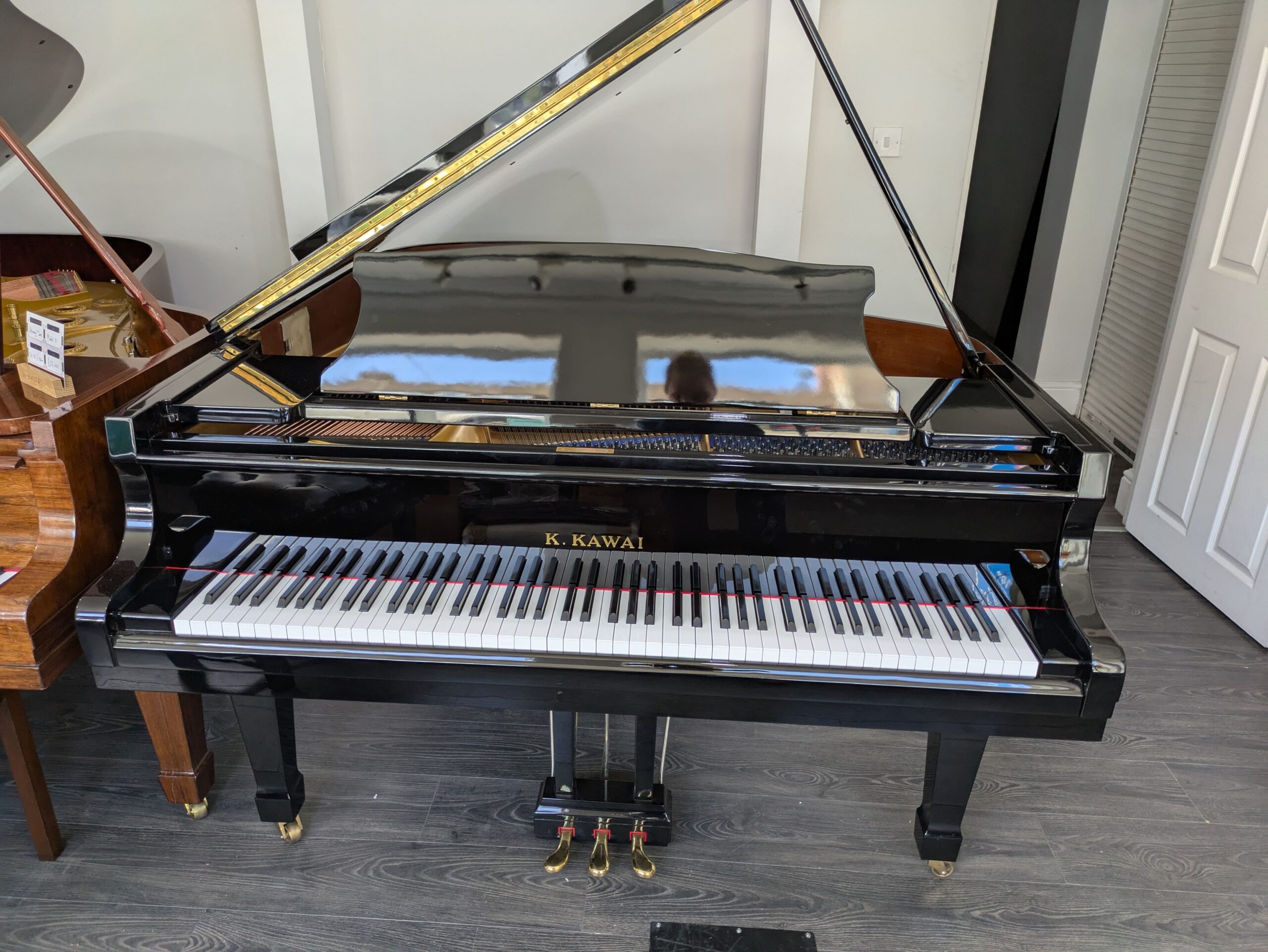 Kawai KG-3C Grand Piano in a polished black case